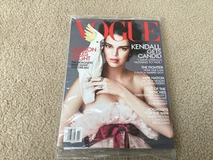 VOGUE Kendall Jenner Gets Candid Fashion Hogwarts Vape Nation April 2018 - Picture 1 of 1