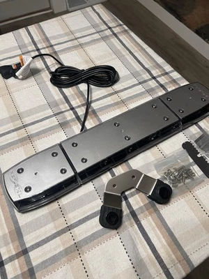 Barra de luz Ecco 11-024CA-E-MG reflexo XL 24" lente transparente fio âmbar montagem ímã - Imagem 1 de 4