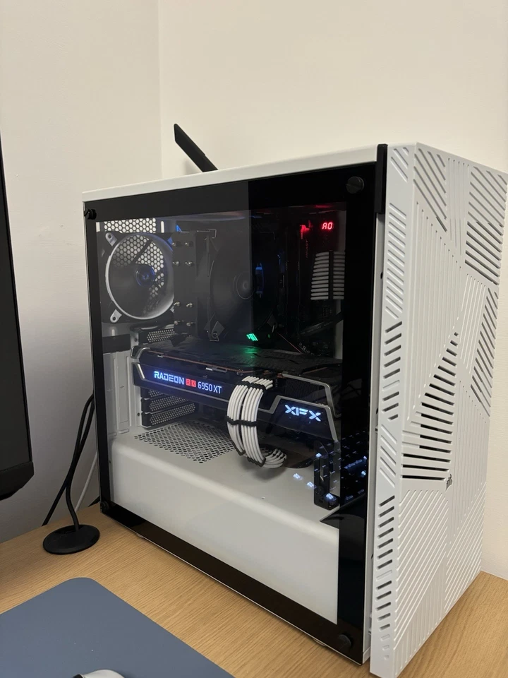 Case PC Corsair 275R Airflow Vetro Temprato Case Gaming Mid-Tower ATX, Bianco - Immagine 1 di 1