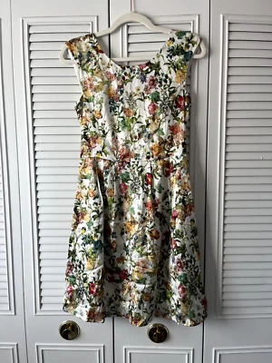 Vestido plisado floral blanco Sunny Girl talla S Foto 1 de 4