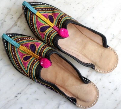 Mujeres Cuero Mojari Jutti Zapatillas Khussa Zapatos Hechos a Mano Punjabi Chanclas  Foto 1 de 4