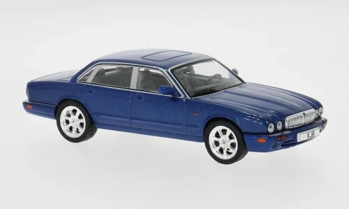 IXO Jaguar XJ8 (X308) Blue 1998 1 43 Model Car
