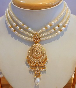 Pearl Gold Emerald Fine Necklaces 