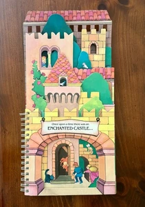 ENCHANTED CASTLE A 3-D FOLD OUT BOOK, ITALY, MICHELINI, MESTURINI, STRAZ, 1991 - Imagen 1 de 11