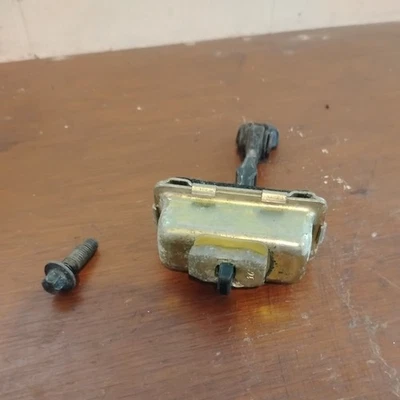 Cadillac STS 2005-2011 correa de tapón de control de puerta del lado del pasajero delantero derecho OEM  Foto 1 de 4