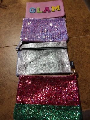 Cuatro nuevas bolsas de maquillaje IPSY Foto 1 de 4