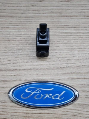 FORD CORTINA MK3 HAZARD SWITCH 71BB13A350AB/4 WAY FLASHER NEW OLD STOCK RARE NOW - Image 1 of 4