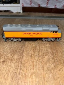 Life-Like HO Union Pacific EMD F40PH Diesel Locomotive 3901 - Picture 1 of 7