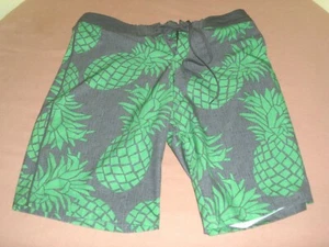Trajes de baño Old Navy para hombre [California Board Shorts/Troncos verdes y grises talla 34 - Imagen 1 de 3
