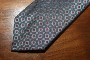 MURANO MENS NECKTIE SILK BLEND EMBROIDERED GEOMETRIC GRAY & CRIMSON - Picture 1 of 5