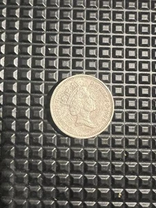 Rare 1996 United Kingdom One Pound Coin - Decus et Tutamen. - Picture 1 of 5