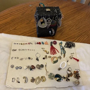 Konvolut 95 Teile Vintage Ohrringe Piercing/Clipon/bunt klobig Dangle 70er 80er Runway - Bild 1 von 17