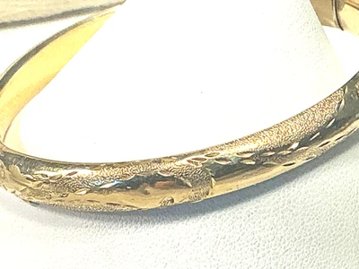 14 KT Bracelet Etched Gold Vintage Locking Bangle 8.9 Grams Scrap - Image 1 of 4