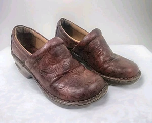 Zuecos para mujer BOC Born marrón diseño floral en relieve talla 7 - Imagen 1 de 17