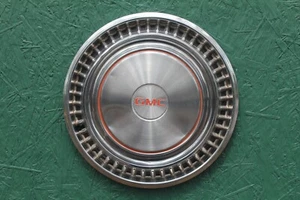 GMC JIMMY PICKUP TRUCK HUBCAP 1976 - 1987 SUBURBAN WHEELCOVER FACTORY ORIGINAL A - Picture 1 of 1