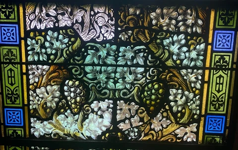 BEAUTIFUL VICTORIAN GOTHIC ACORN STAINED GLASS WINDOW - CMC11 Cover