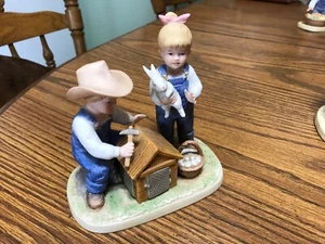 Denim Days Porcelain Figurine Bunny Hutch #1514, 1985 - Picture 1 of 4