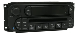 Chrysler Jeep Dodge RBK 2002-2007 Digital 22-10 Enchufe Radio AM FM CD con Bluetooth - Imagen 1 de 4