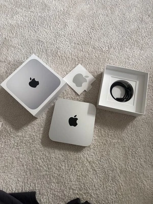 Apple Mac mini (256GB SSD, M2, 8GB, Gigabit Ethernet) Argento - MMFJ3T/A... - Immagine 1 di 4