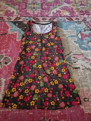 Hecho a mano niñas talla 5/6 marrón pana jumper vestido manzanas flores cottagecore Foto 1 de 3