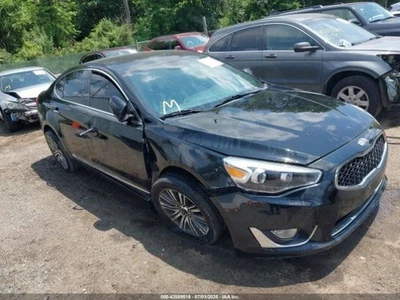 Radiador KIA Cadenza 2014 fabricante de equipos originales usado 671-50485 108 k millas depósito de refrigerante Foto 1 de 4