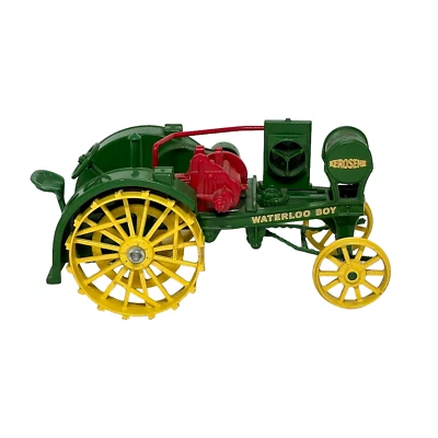 ERTL 1915 JOHN DEERE WATERLOO BOY TRACTOR DIECAST 1:16 - Image 1 of 3