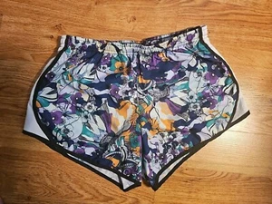 NICE! Nike Dri-Fit Standard Fit Girls Floral Shorts Size Youth LARGE - Picture 1 of 6