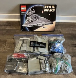 LEGO Star Wars UCS Star Destroyer 10030 - 98% Complete + Manual - READ - Picture 1 of 11