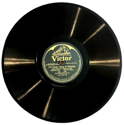 Jack Smith - Cecilia / I'm Knee Deep In Daisies - Victor Record 19787 - 78rpm - Image 1 of 4