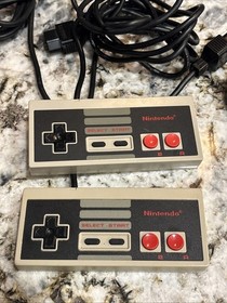 Original Nintendo NES Official Game Controllers 2 Controllers