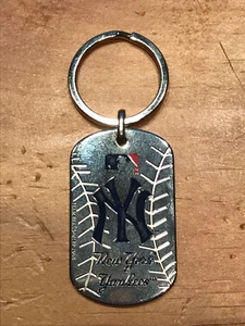 VINTAGE 2008 MLBP NEW YORK YANKEES KEY CHAIN - Picture 1 of 6