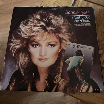 Holding out for a Hero Bonnie Tyler 7” vinyl single. NM Foto 1 de 2