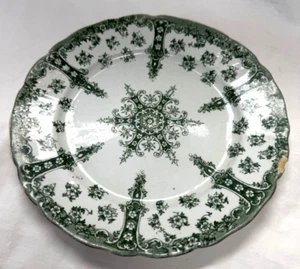 W & E. CORN PORCELAINE ROYALE 9" DINNER PLATE - WHITE WITH GREEN DESIGN - Picture 1 of 21