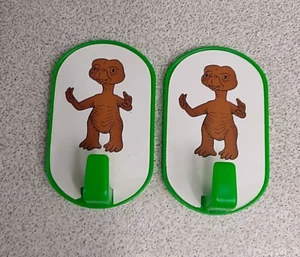 2 JECO ET Extraterrestrial 1980's Green Plastic Wall / Coat Hook / Key Hanger - Picture 1 of 4
