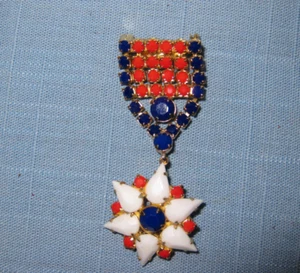 RHINESTONE PIN, 1950s PATRIOTC, RED, WHITE & BLUE SOLID COLOR GLASS RHINESTONES - Picture 1 of 6