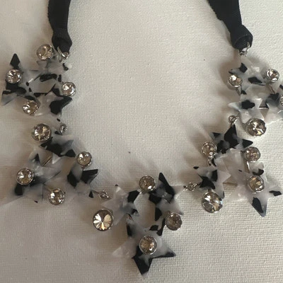 Collar Ann Taylor Star Ribbon llamativo blanco y negro concha de tortuga vintage Foto 1 de 4
