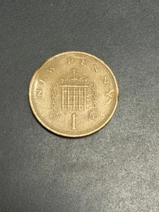 1971 United Kingdom Queen Elizabeth II 1 New Penny Bronze Coin KM#915 - Picture 1 of 2