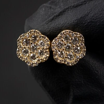 Auténticos aretes pequeños de oro amarillo de 14 quilates con racimo de flores de diamantes naturales Foto 1 de 4