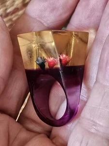 Vintage Resin Lucite Plastic Rainbow Dried Flowers Multicolor Ring Boho Size 6 - Picture 1 of 9