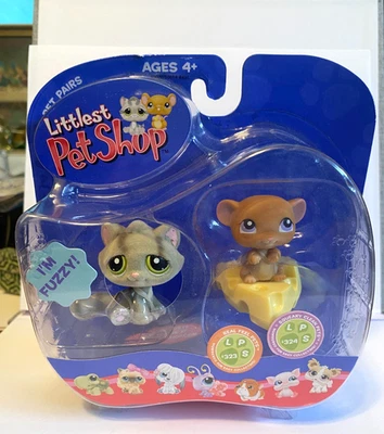 Authentic Littlest Pet Shop Pet Pairs #323 Fuzzy Cat & #324 Squeaky Clean NIB - Image 1 of 4