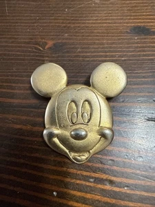 Ultra Rare Disney Pin - Satin Gold Smiling Mickey Mouse Head 93330 AAi - Picture 1 of 4