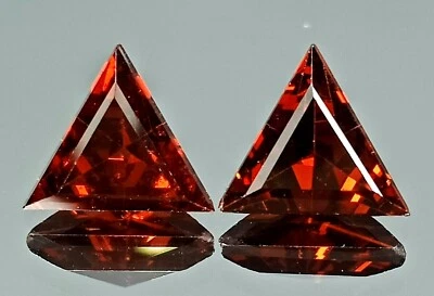 1.68 Cts Beautiful Purple Red Natural Pyrope Garnet Pair Trillion Shape - Image 1 of 2