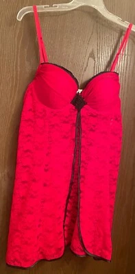 NUEVO Linea Donatella BABYDOLL NIGHTY & PANTY CONJUNTO DE 2 PIEZAS NUEVO CON ETIQUETAS Encaje Rojo Foto 1 de 4