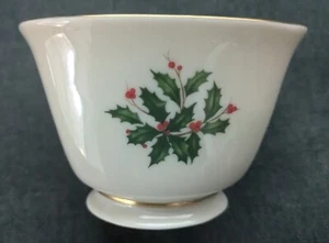 Lenox Holly Berry Holiday Square Footed Bowl 24K Gold Christmas Nut Candy Dish - Picture 1 of 6