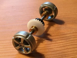 AutoArt 13036 1:32 Mazda RX-8 Rear Axle with Original Wheels Set Slotcar Parts - Bild 1 von 4