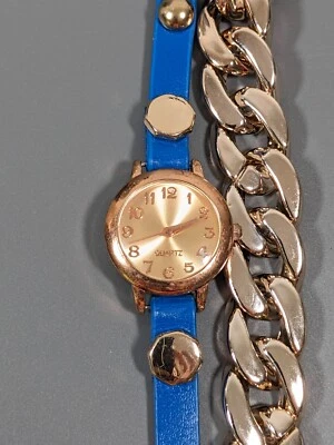 Reloj pulsera a presión con cadena de tachuelas tono dorado imitación cuero azul para mujer 6,5 pulgadas Foto 1 de 4