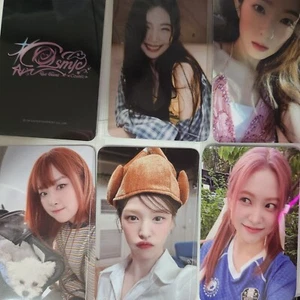 Red Velvet LUCKYDRAW PHOTOCARD [Cosmic] Photo Book ver Ktown4U - Picture 1 of 17