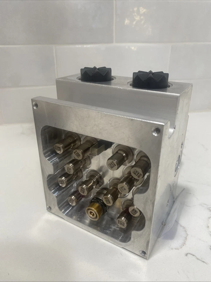 2011-2014 НОВЫЙ GM OEM ABS модульный клапан давления для GMC Sierra 2500 HD 20927955 - Изображение 1 из 4