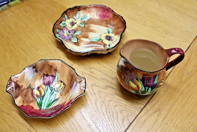 3 Small Pcs H&K TUNSTALL tulips and viola pattern. - Image 1 of 4