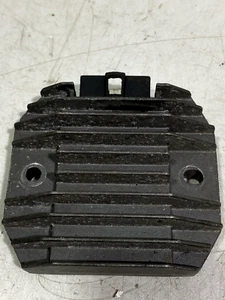 Yamaha YZF R 125 2013 REGULADOR DE VOLTAJE RECTIFICADOR ECU - Imagen 1 de 9